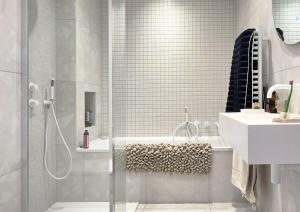 Renovated 1B Studio Apartment w Balcony in Central Brixton