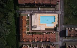 Poolside getaway-Beahost