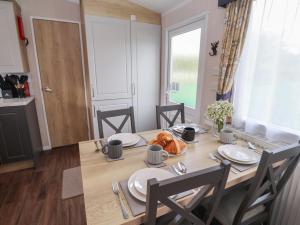 Stag Lodge, Caravan 70