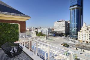 NH Collection Madrid Colón - Отели, Мадрид