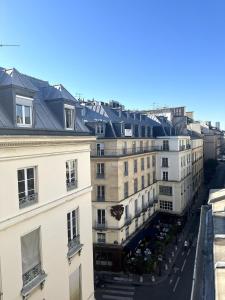 Chic Apartment in Paris Centre Next to Opéra & Louvre