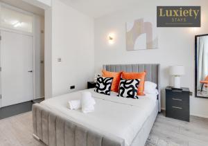 New! Stunning Studio By Luxiety Stays Short Lets & Serviced Accommodation Southend on sea - City Centre Nr High St
