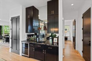 Maison NoDa Uptown Skyline Views, Gym Sleeps 14