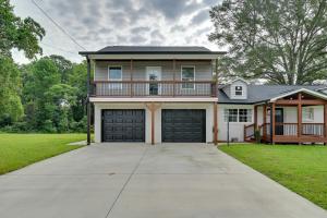 12 Mi to Downtown Winston-Salem Apt with Balcony!