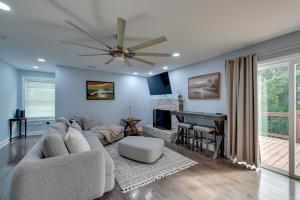 12 Mi to Downtown Winston-Salem Apt with Balcony!