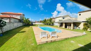 House with a swimming pool, for demanding people