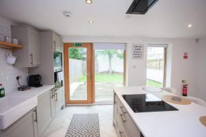 Newly Renovated 3 Bedroom Modern House