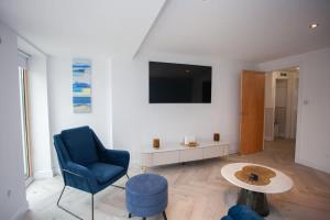 Newly Renovated 3 Bedroom Modern House