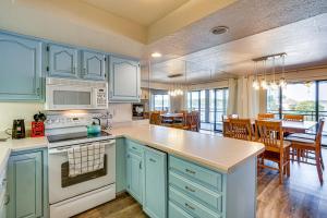 Boat Slip and Pool Access at Lake Ozark Condo!