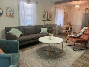 Downtown ATX! Deep Eddy Bungalow #A