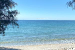 Mistral House Two Level Sea and Mountain Suite