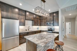 Brand-New Home 2 Mi to Shannon Med Center!