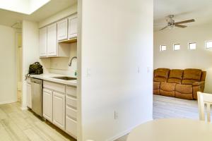 Condo 1 Mi to South Mountain Park! Unwind Poolside