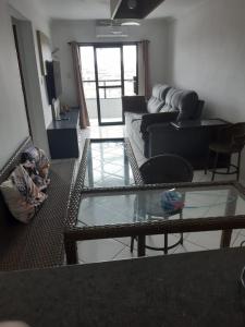 Apto confortável Praia Grande bairro Ocian próximo a praia