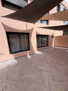 Luxury Aprt with Terrace