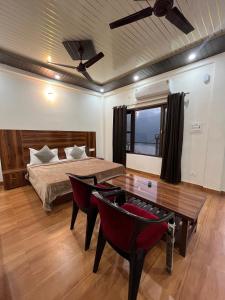 aviral home stay