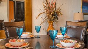 Fore Shore Retreat Organized Ocean Front Condo