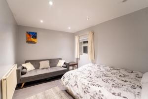 2 Bedroom entire Flat New Cross london