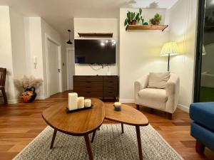 Departamento con patio frente a Embajada Americana