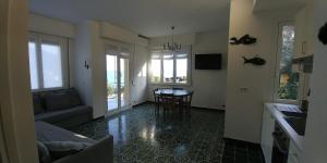 WINDOW WITH VIEW On PORTOFINO PEAK AND CAMOGLI