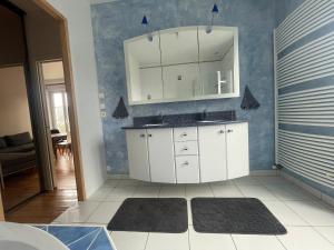 Appartement lumineux avec cour privée 2 chambres 6 personnes plein centre