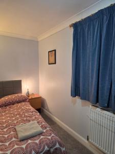 Essex desk chair Free parking WiFi x3