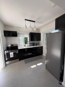 Kingston Modern Getaway