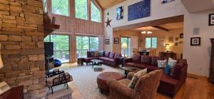 Four Seasons 4 bdrm Hot Tub & Pool Table by Ski Lift