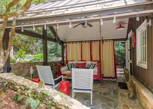 Stay Foxy Cottage, Mirror Lake Highlands, NC