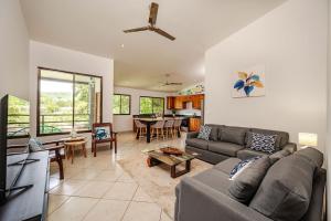 Paradizio 301 4BR Beach-Town Condo 8 Guests