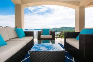 Villa Lorenzo 3BR Hill-Top Oceanview Villa