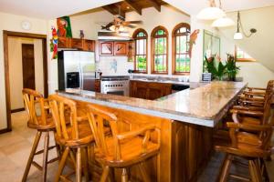 Villa Verde 4br Ocean-view Villa 12 Guests