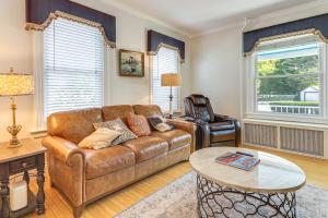 Westerly Apt Steps From Downtown and Beaches Nearby