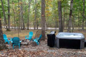 Dog-Friendly w Hot Tub, Fire Pit & River Access