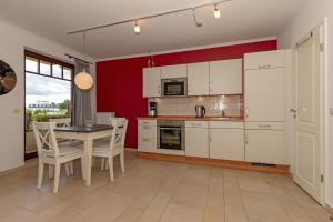 9987-Urlaubstraeume-Am-Meer-WE-3-4-Strandkorb-auf-der-Terrasse