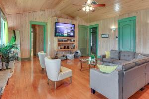 Private Hot Tub! Home Less Than 1 Mi to Lake Okeechobee