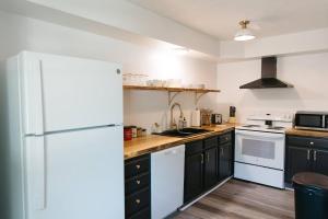 "Morning View 1" Cozy Modern Stay - CollegeHiking