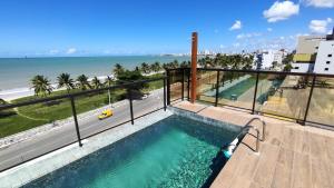 Lindo apto todo climatizado, piscina na cobertura