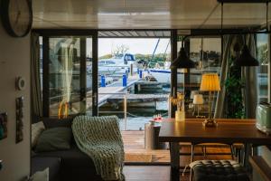 La Petite Foret Houseboat on the Isle of Wight