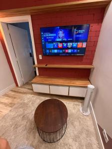 De frente Hosp Sírio Libanês 3 Min da Paulista