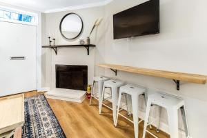 Lynwood Collection on Forsyth 11B by Lucky Savannah