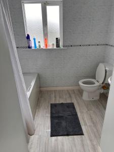 Modern Stay at Blackcastle Home