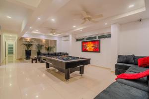 Encanto Mansion - 6BR Luxury Villa Near Walled City
