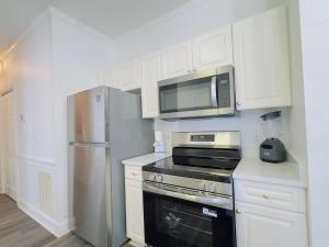 Cozy 1BR Condo 5 Min to Beach First-Floor
