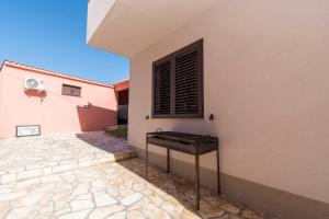 Apartment Duba by the sea