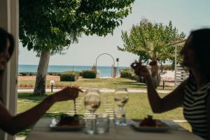 Villaggio Camping Poseidon - Bungalows & Rooms with Sea View in Nature