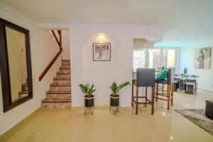 4 Bedroom Villa - Minutes to Walled City