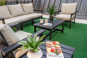 Sleek A-Frame Cabin | Rooftop Sun Deck & Hot Tub