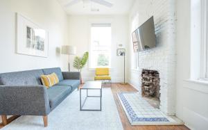 The Park House Carriage by Lucky Savannah