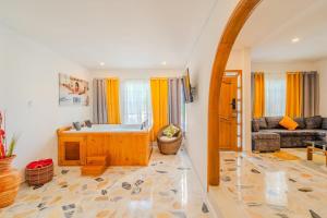 5 Bedroom Cartagena Villa - Close to Walled City